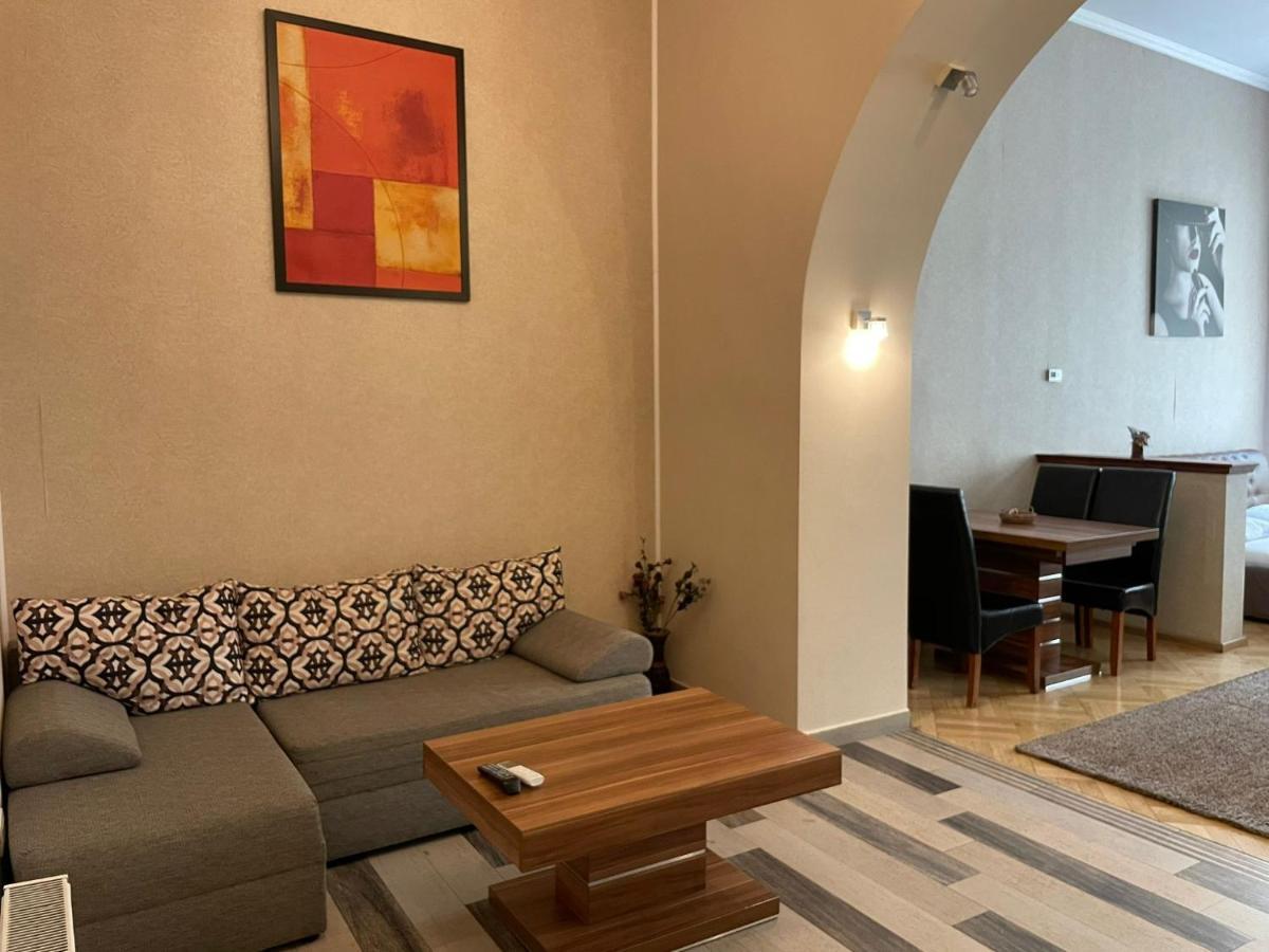 Select City Center Apartments Брашов Экстерьер фото