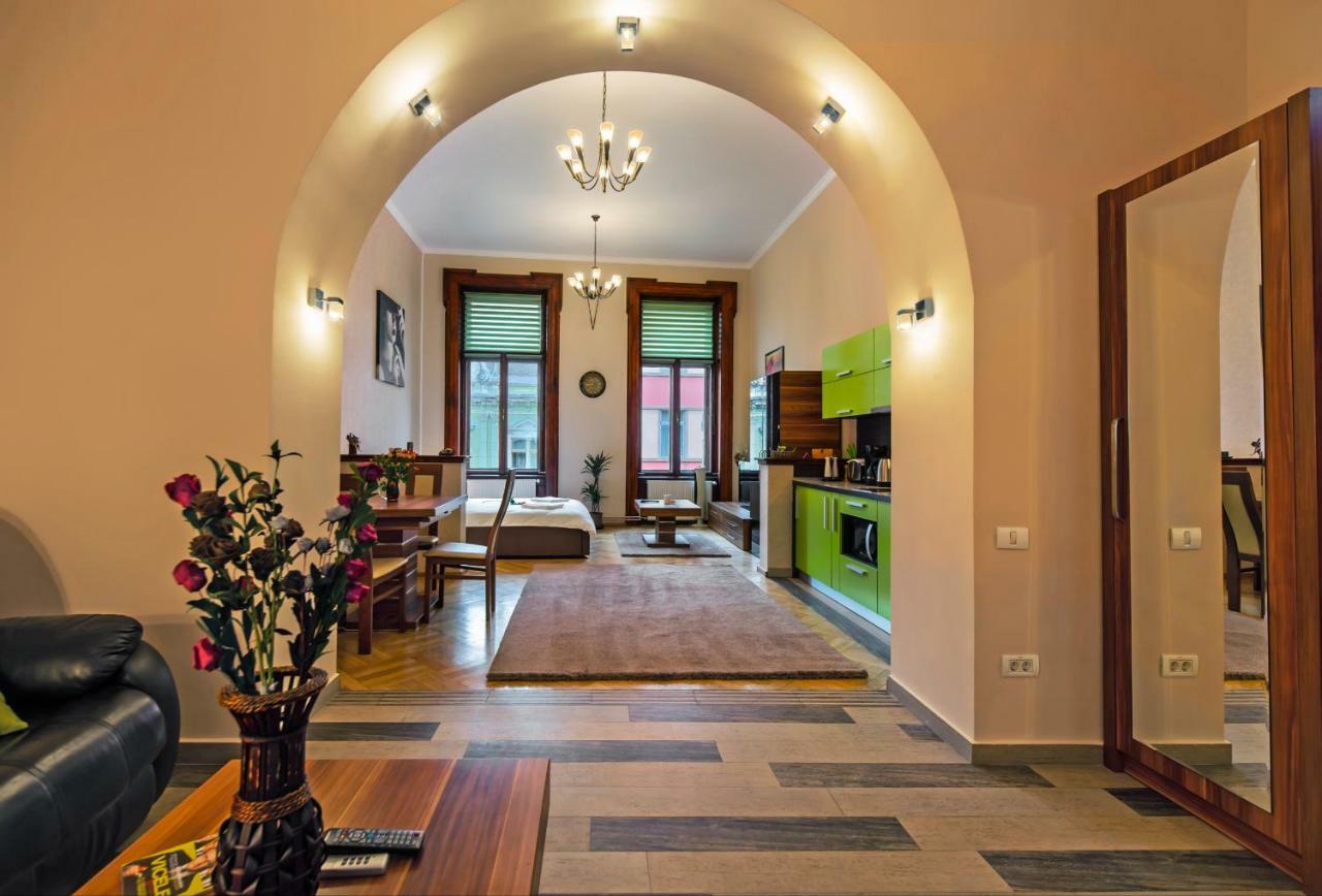 Select City Center Apartments Брашов Экстерьер фото