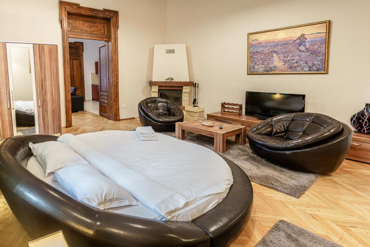 Select City Center Apartments Брашов Экстерьер фото
