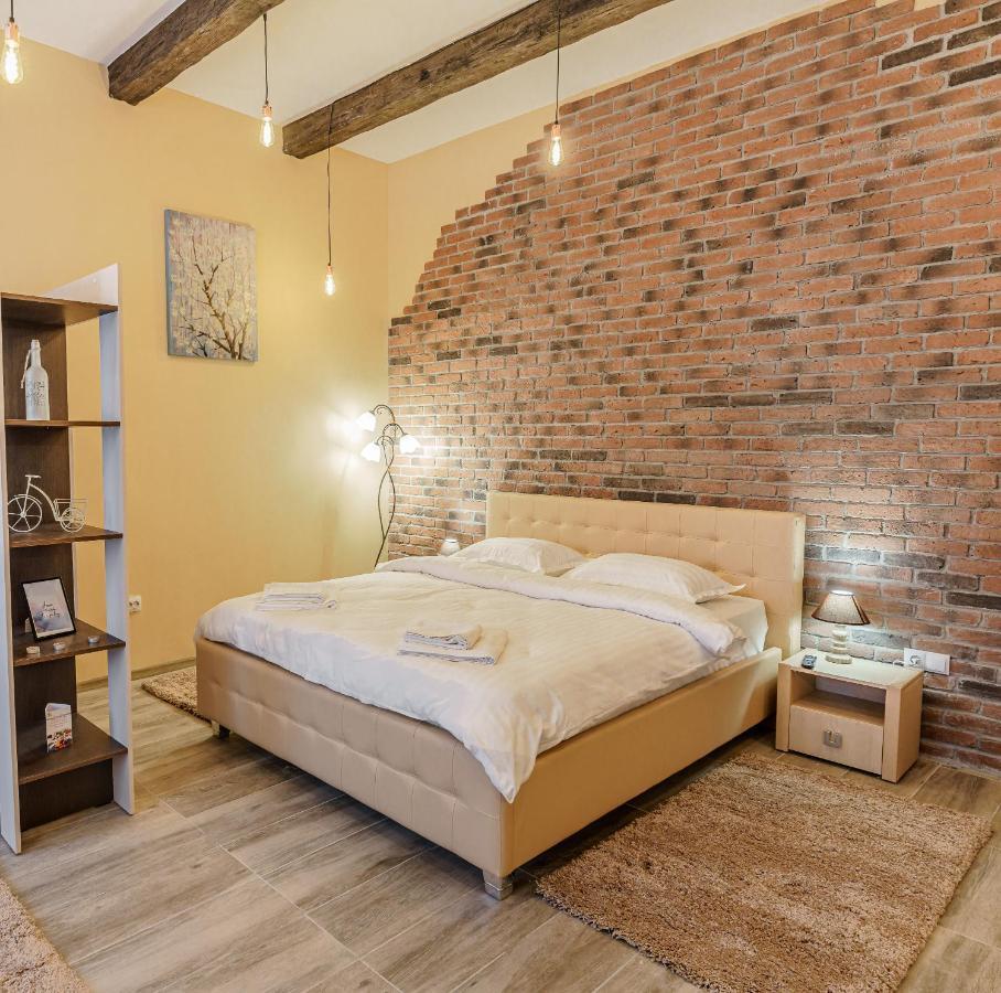 Select City Center Apartments Брашов Экстерьер фото